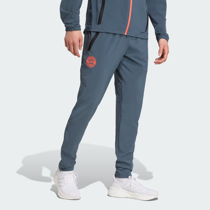 FC BAYERN TIRO 25 COMPETITION VIS TECH TRAVEL PANTS